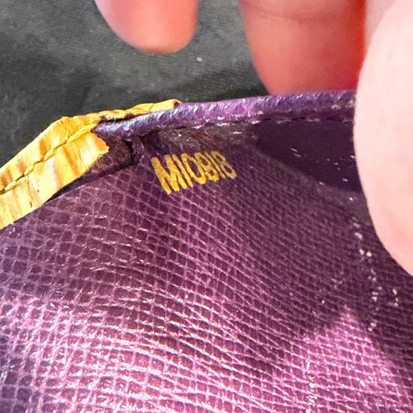 Louis Vuitton yellow epi kisslock wallet - Picture 7 of 12